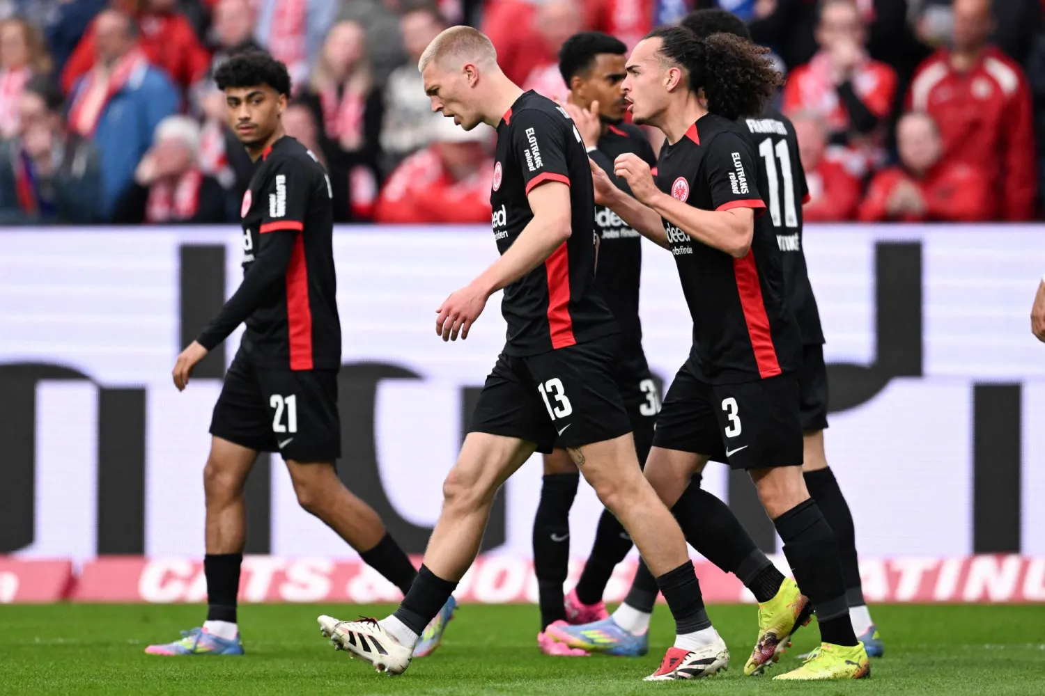 آينتراخت فرنكفورت يترقب حسم التأهل لأبطال أوروبا (أ.ف.ب)