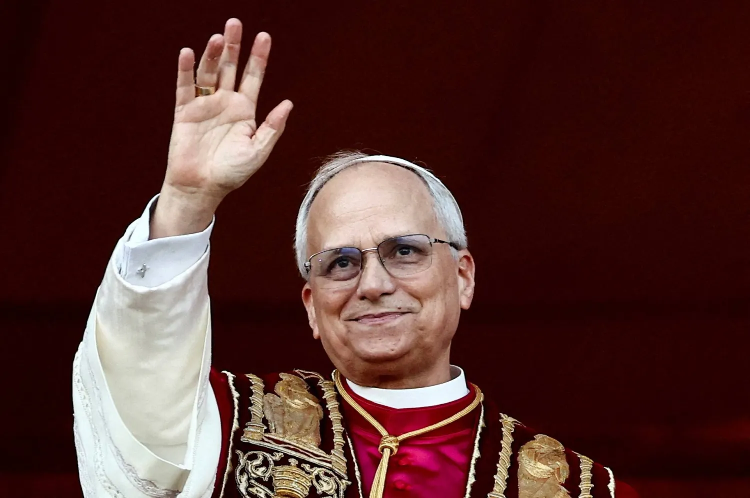 البابا ليو الرابع عشر مُحب وعاشق للرياضة (رويترز)