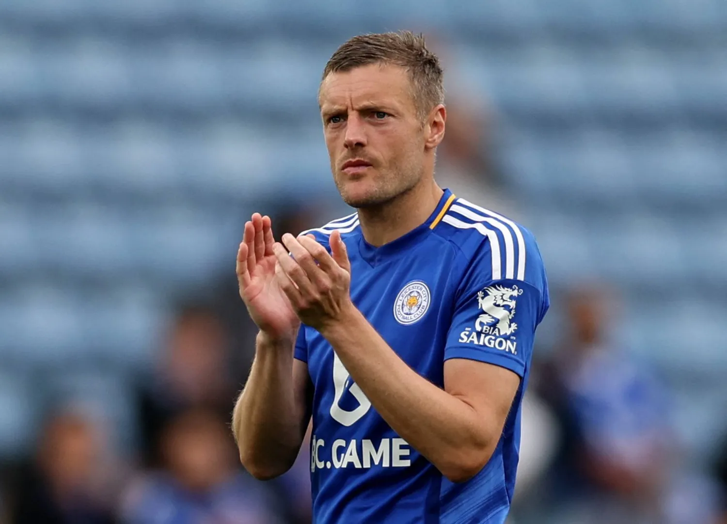 جيمي فاردي نجم وقائد ليستر سيتي (رويترز)