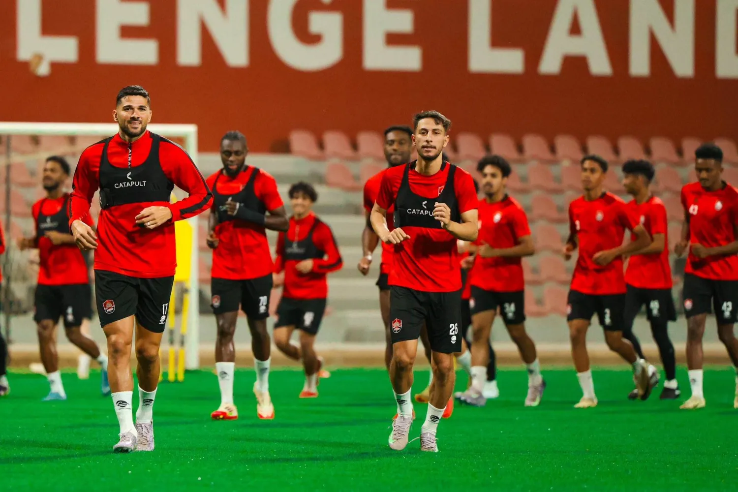 لاعبو الرائد خلال تدريباتهم الأخيرة (نادي الرائد)