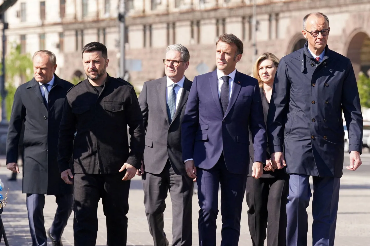 قادة فرنسا وبريطانيا وألمانيا وبولندا في ضيافة الرئيس الأوكراني بكييف أمس (رويترز)