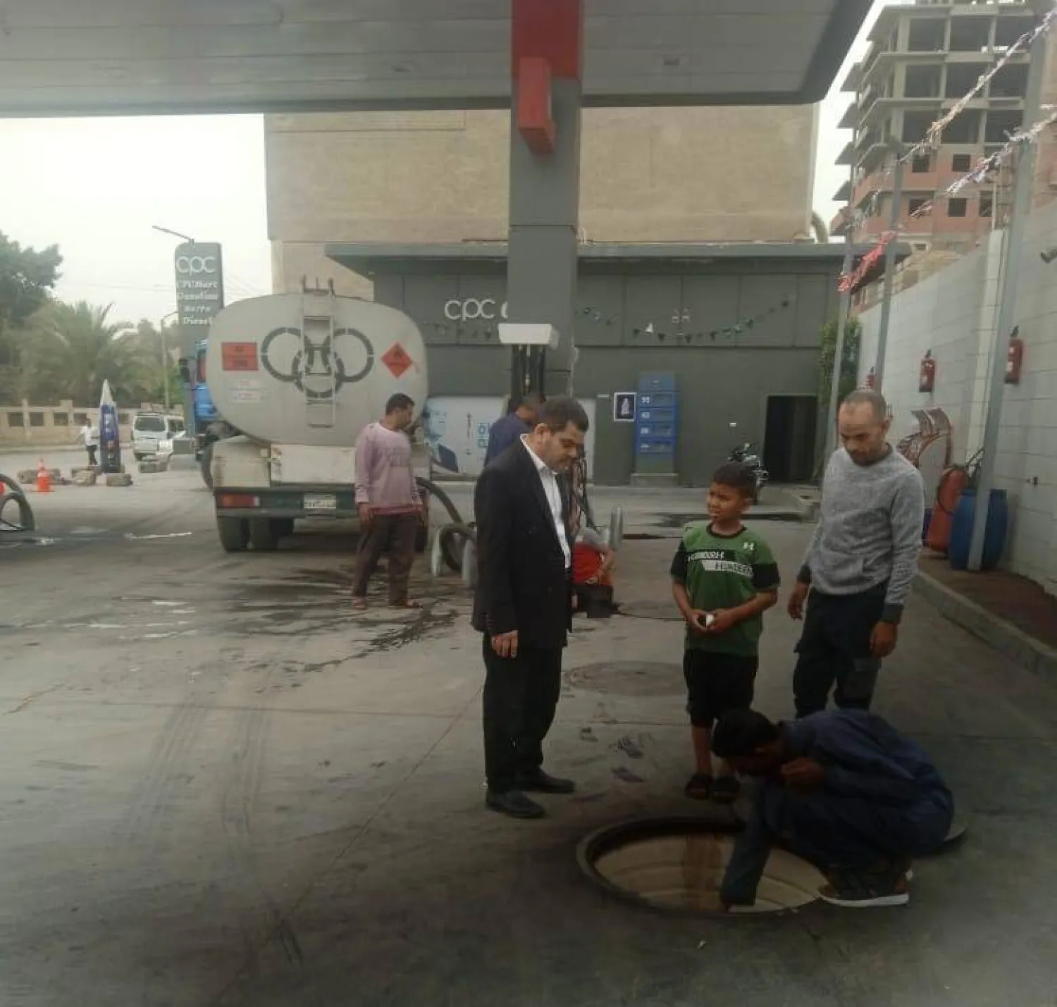 لجان تفتيش تقوم بفحص محطات الوقود في مصر (وزارة التموين المصرية)