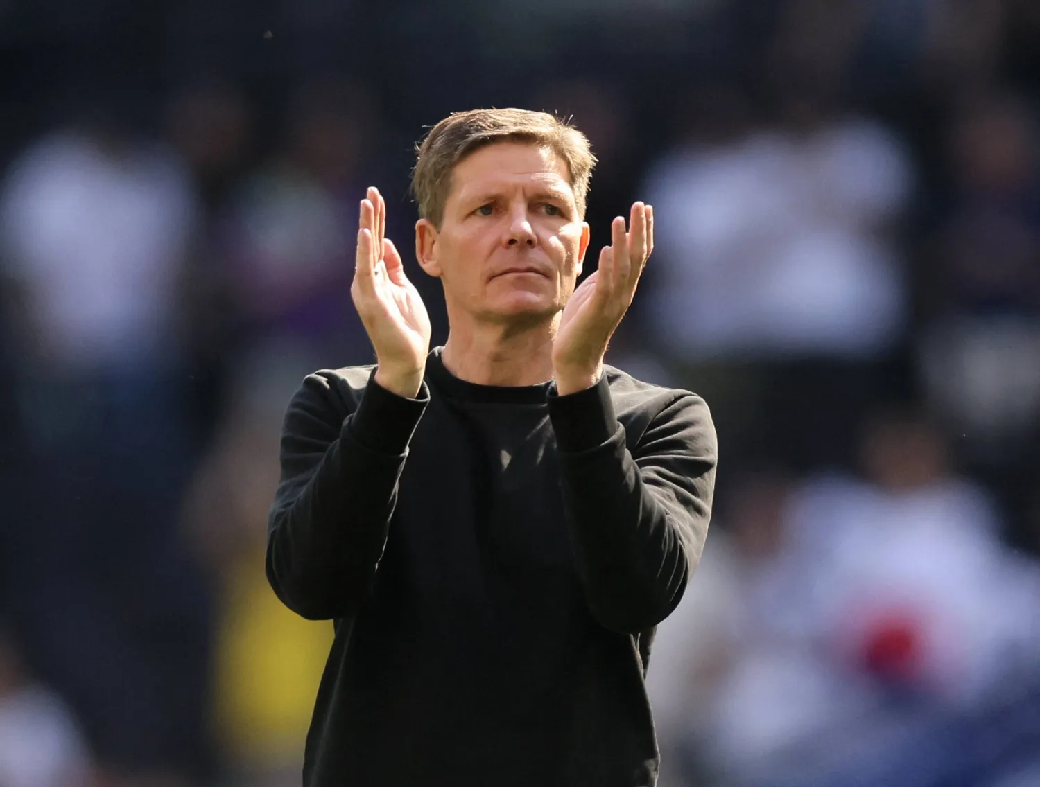 أوليفر غلاسنر المدير الفني لفريق كريستال بالاس (رويترز)