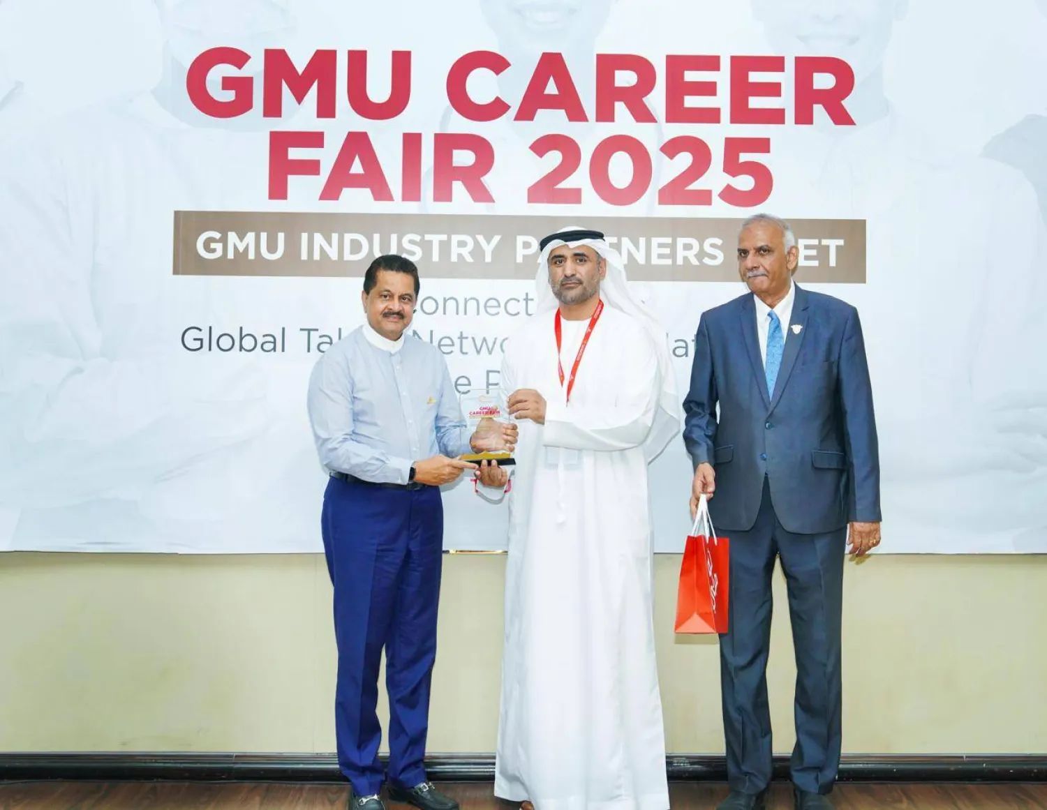 جامعة الخليج الطبية تنظّم أكبر معرض توظيفي للرعاية الصحية في 2025