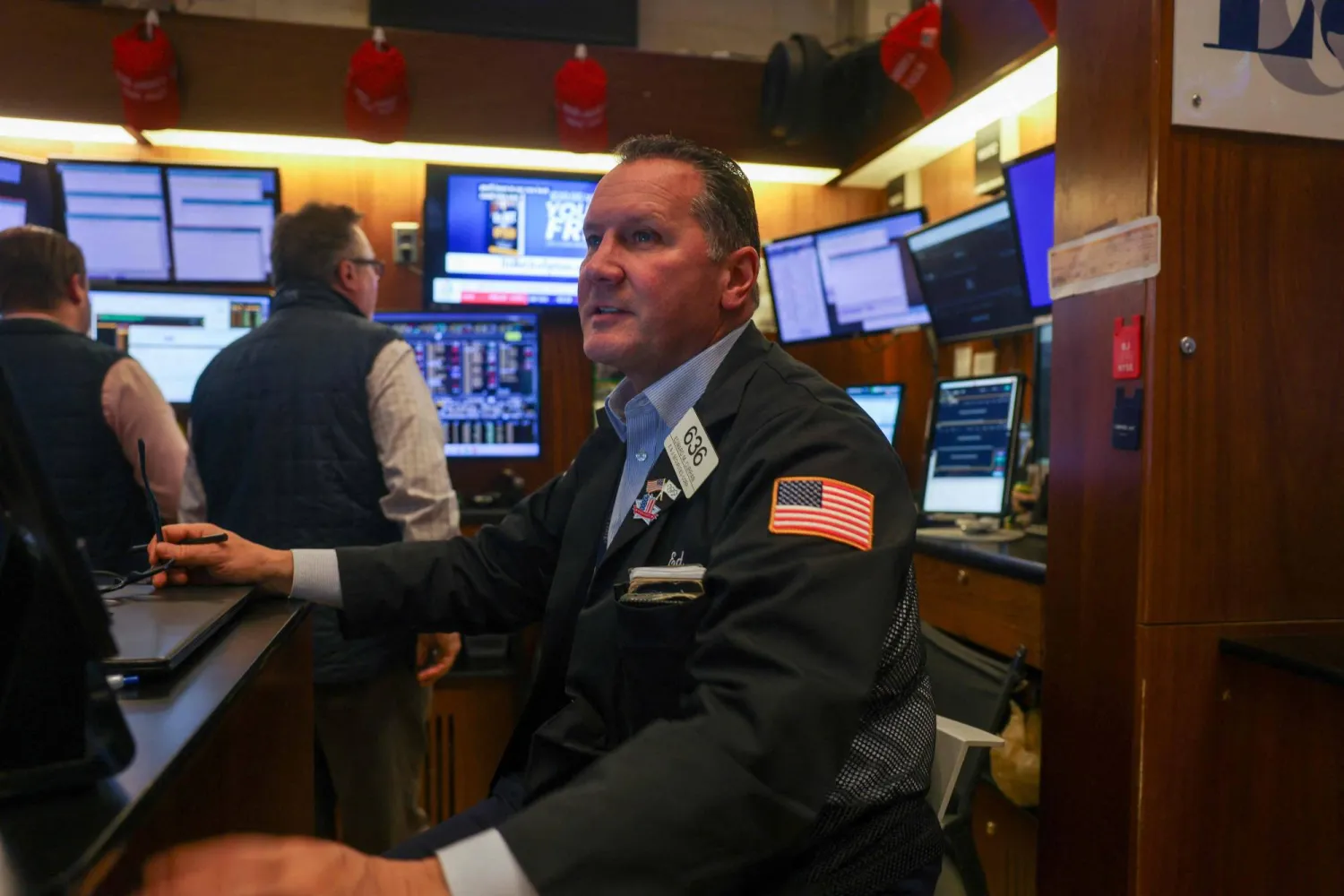 متداولون يعملون في بورصة نيويورك (أ.ف.ب)