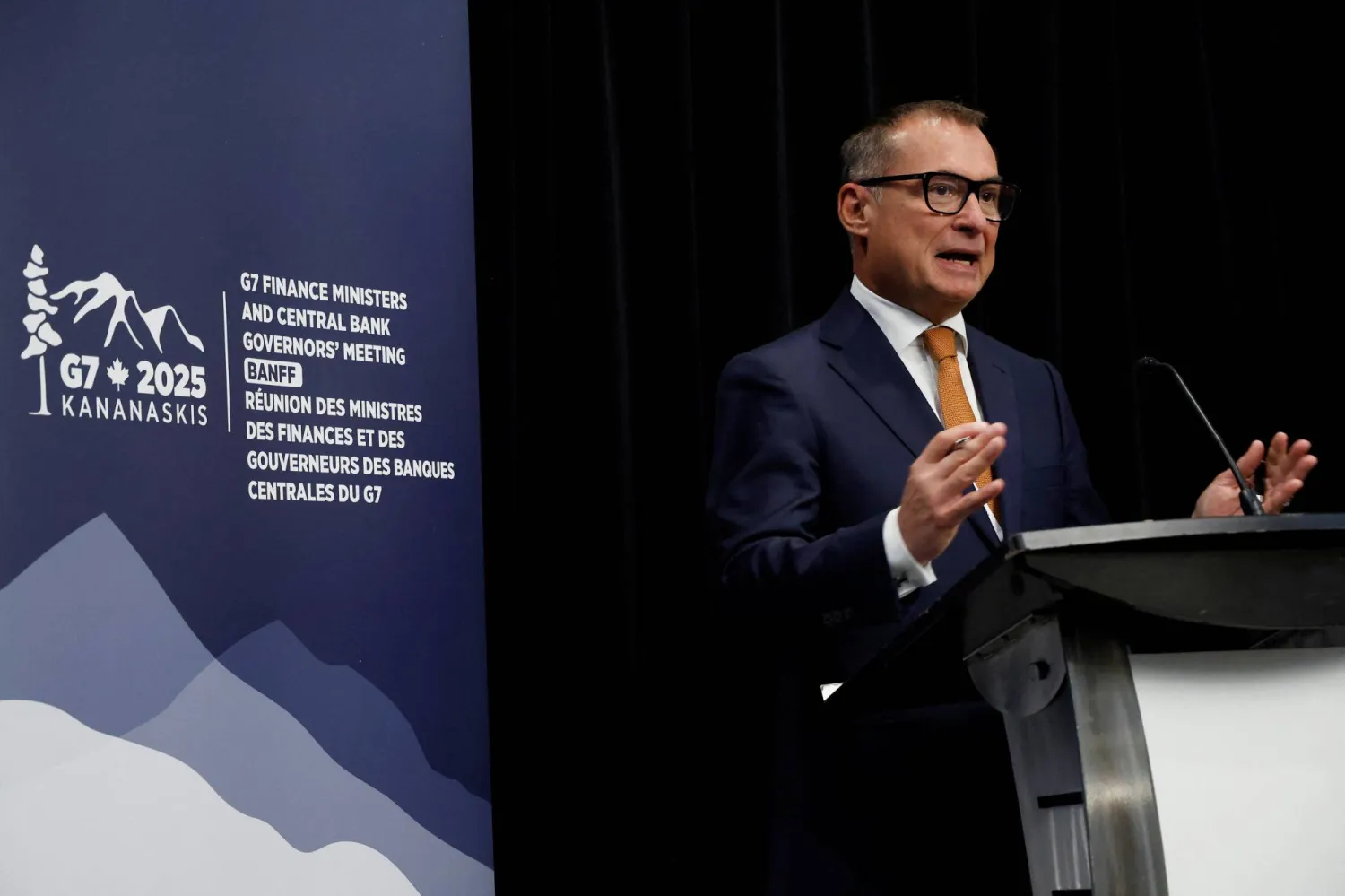 يواكيم ناغل رئيس البنك المركزي الألماني يتحدث في اجتماع مجموعة السبع في كندا 22 مايو 2025 (رويترز)







