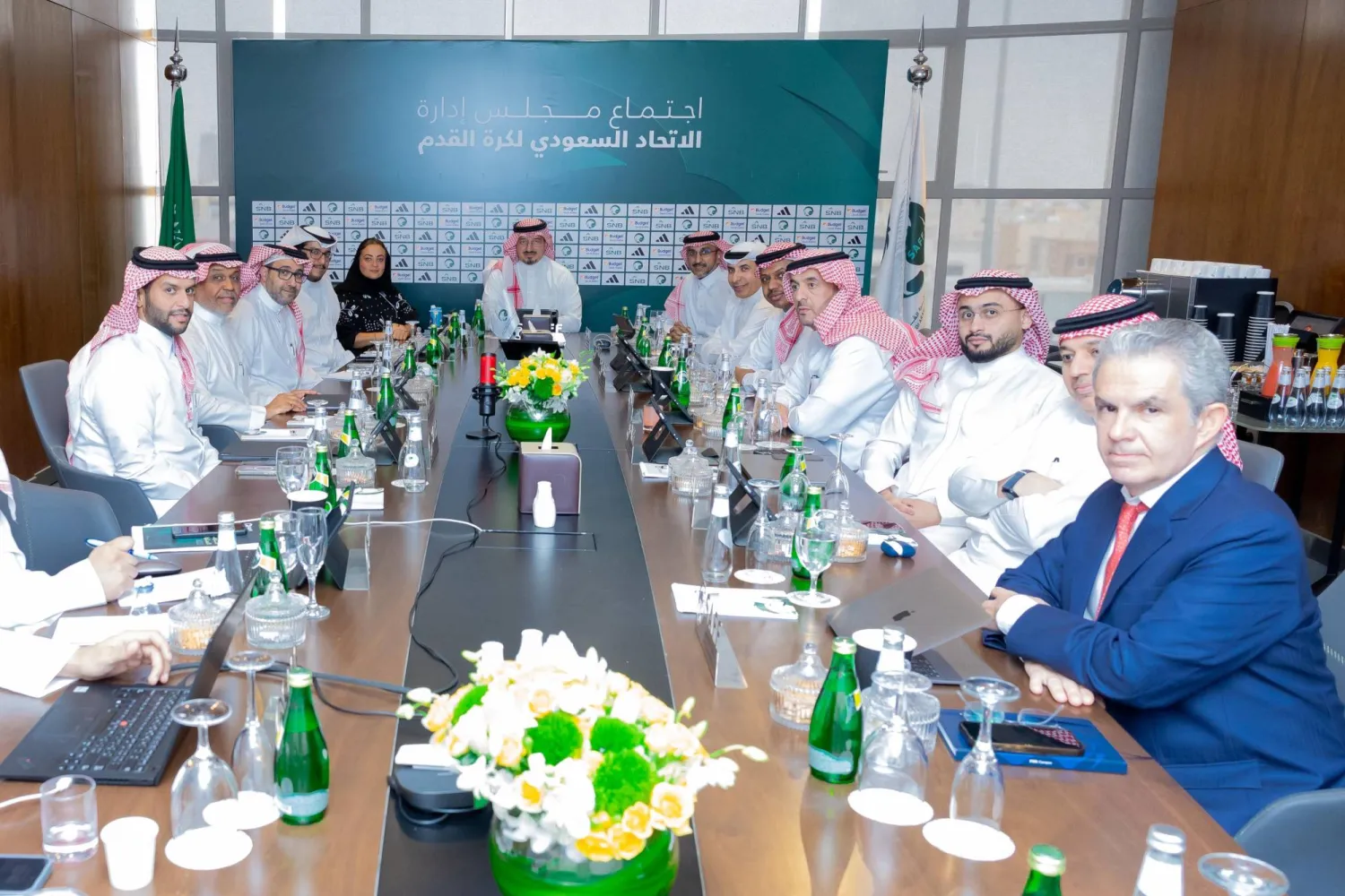 جانب من اجتماع الاتحاد السعودي لكرة القدم (الشرق الأوسط)