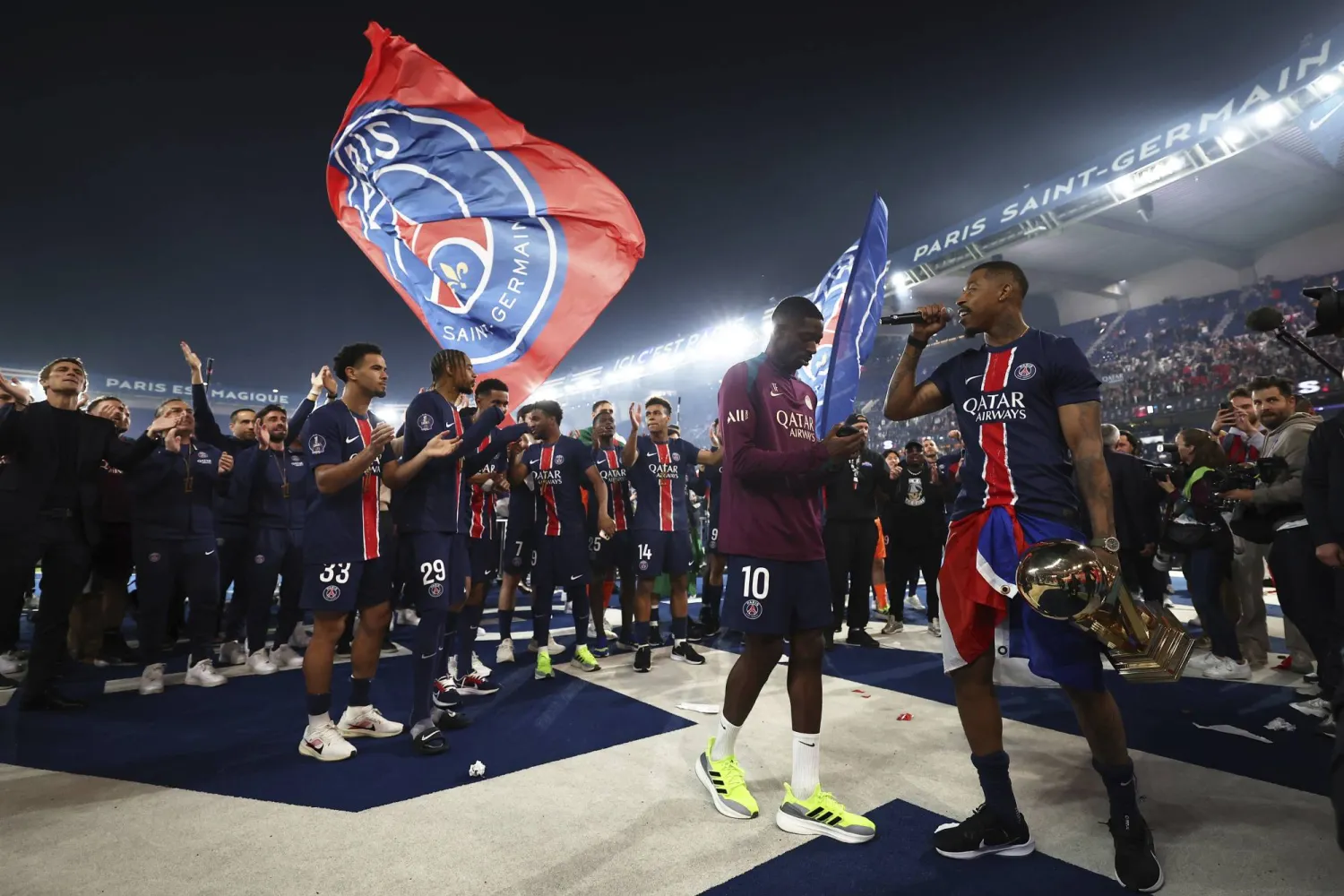 باريس سان جيرمان يأمل ضم الكأس للدوري قبل موقعة الأبطال (أ.ب)