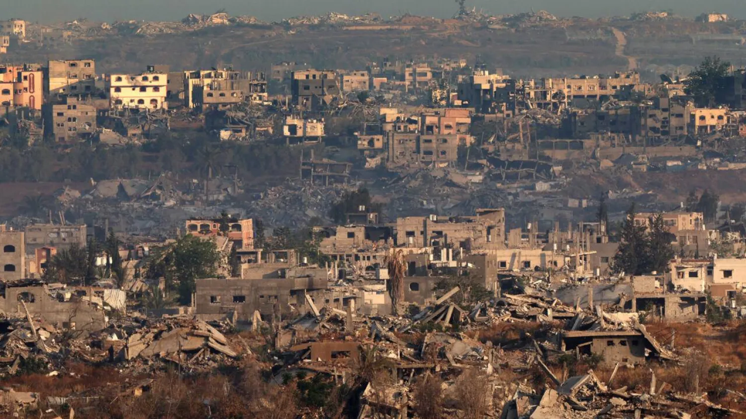 A view of northern Gaza from the Israeli side of the border. Jack GUEZ / AFP
