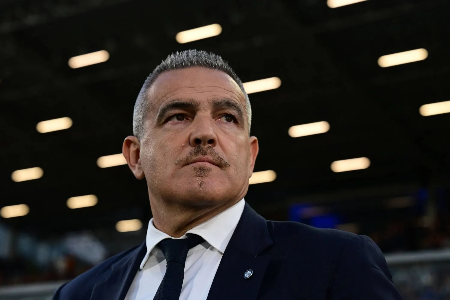 ماسيميليانو فاريس مساعد مدرب إنتر ميلان (أ.ف.ب)