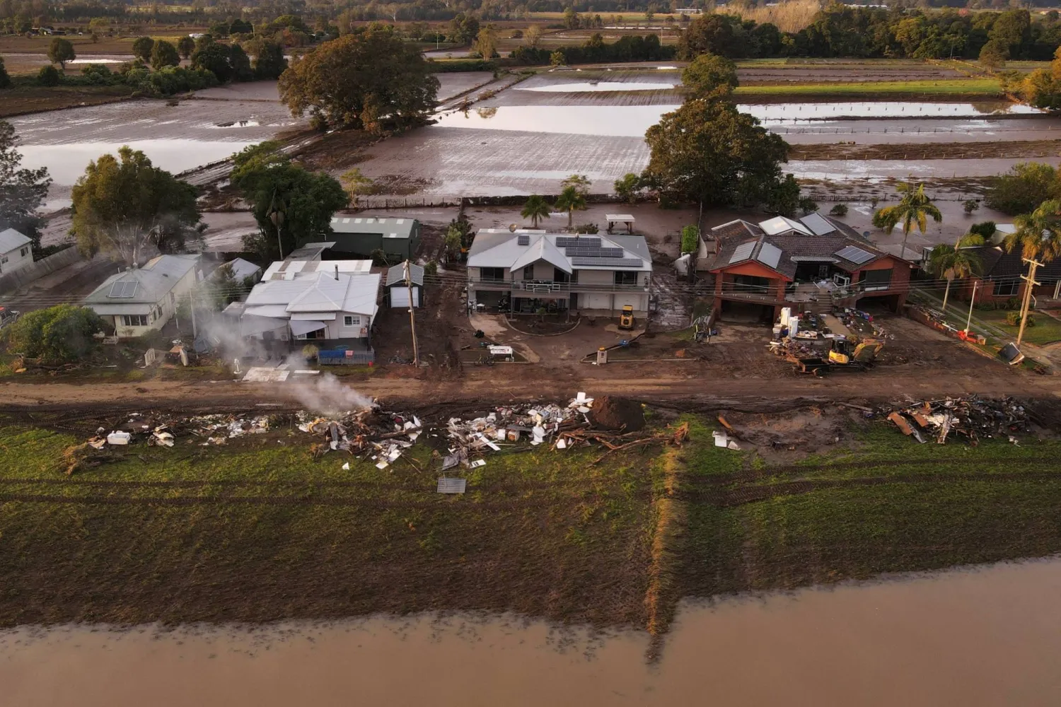 A drone view of flood-affected properties next to the Manning River in Glenthorne, Australia, May 25, 2025. REUTERS/Hollie Adams 