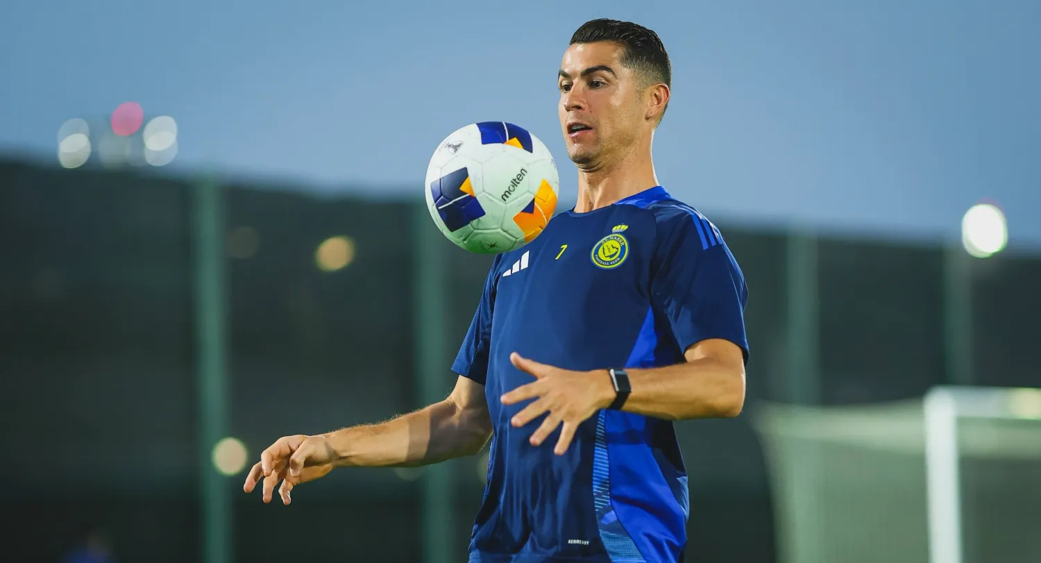 يتصدر النجم البرتغالي قائمة الهدافين حالياً برصيد 24 هدفاً (نادي النصر) 