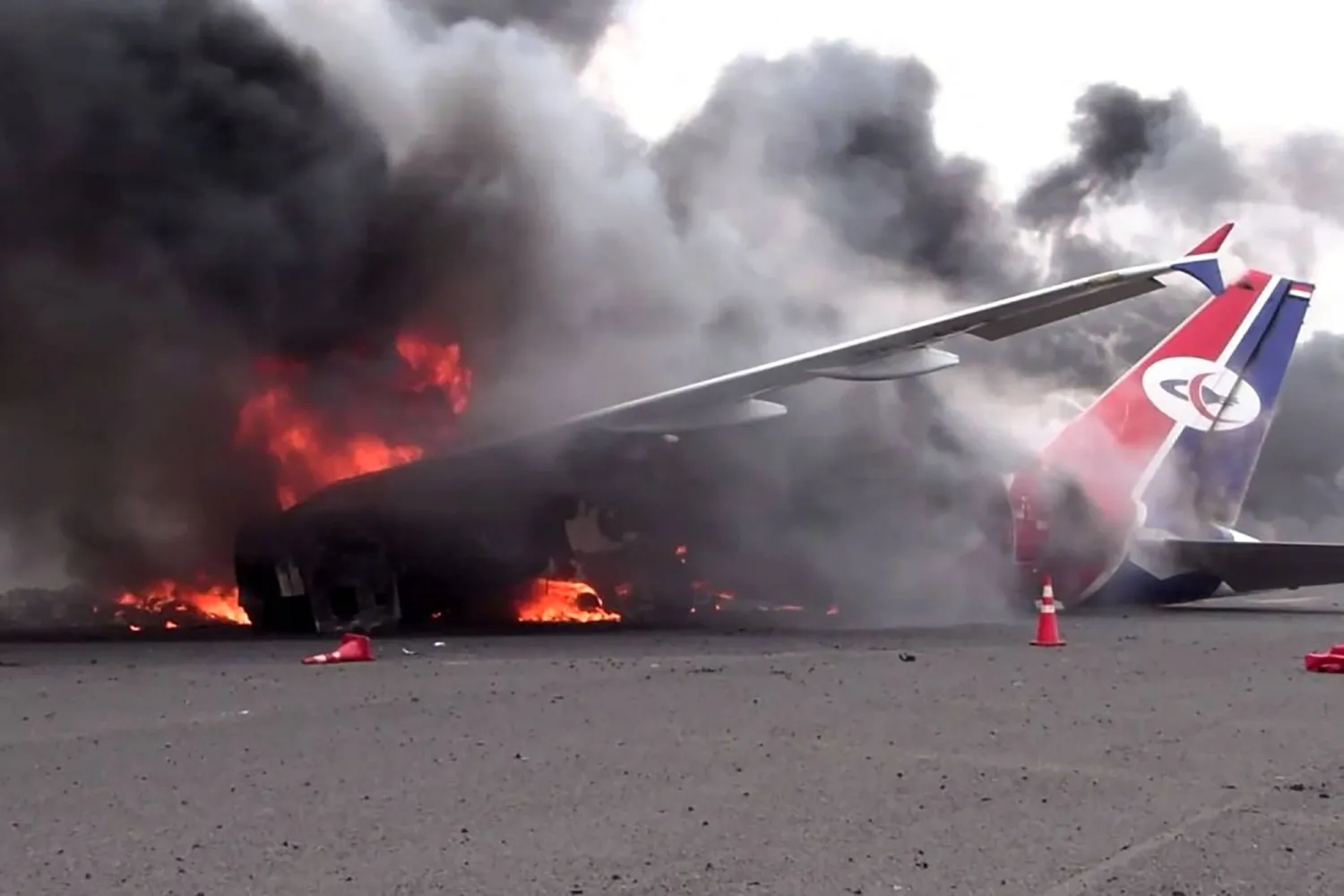 الضربات الإسرائيلية دمرت 3 طائرات لـ«الخطوط الجوية اليمنية» كان الحوثيون يحتجزونها في صنعاء (أ.ف.ب)