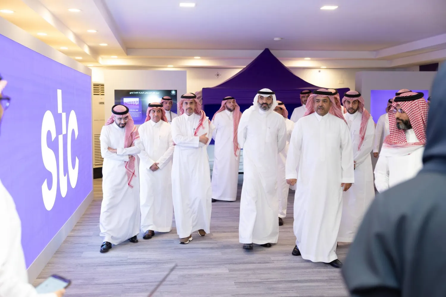 «stc» تؤكد جاهزيتها الرقمية والتقنية خلال زيارة وزير الاتصالات