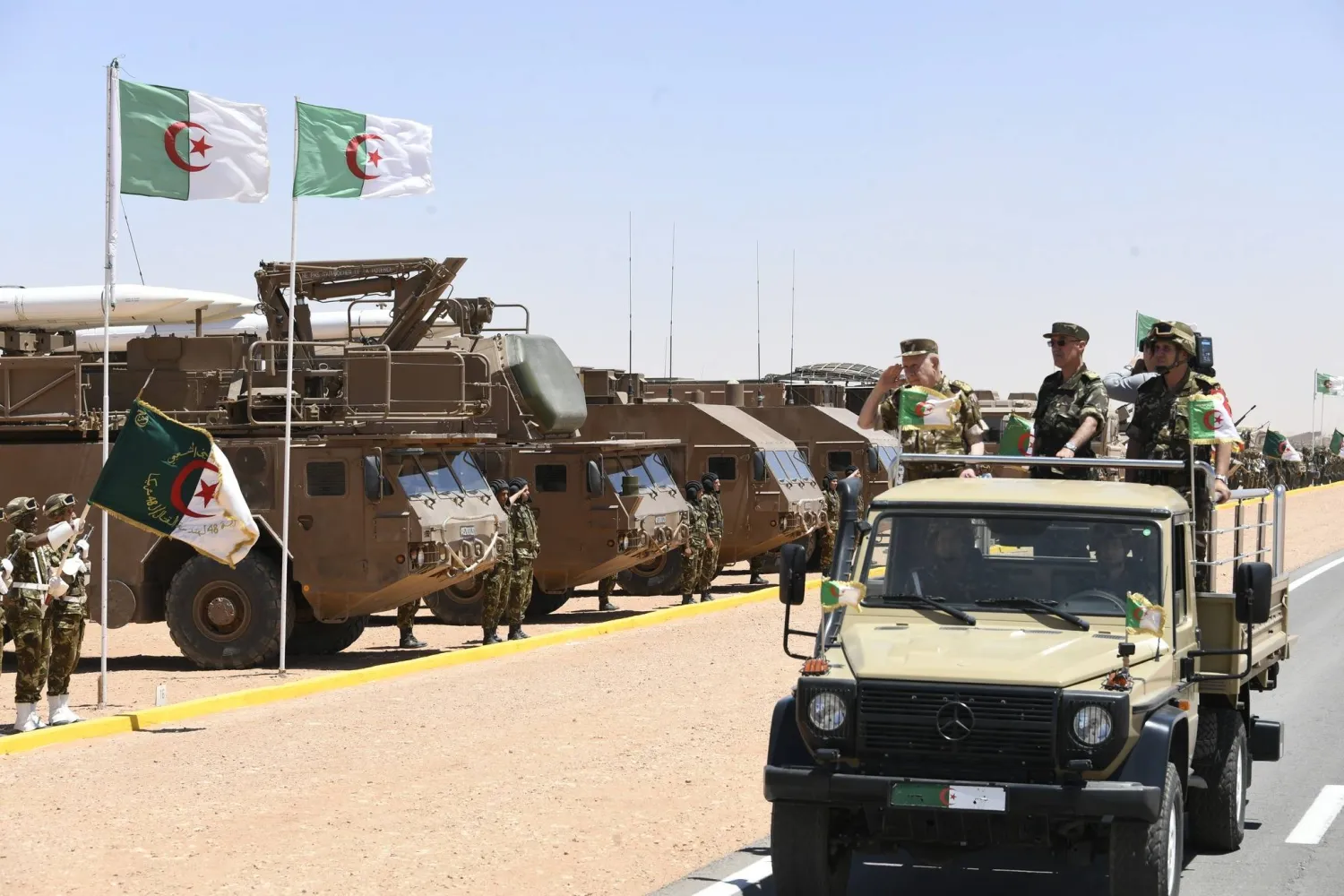 رئيس أركان الجيش خلال زيارة لمنشأة عسكرية (وزارة الدفاع)