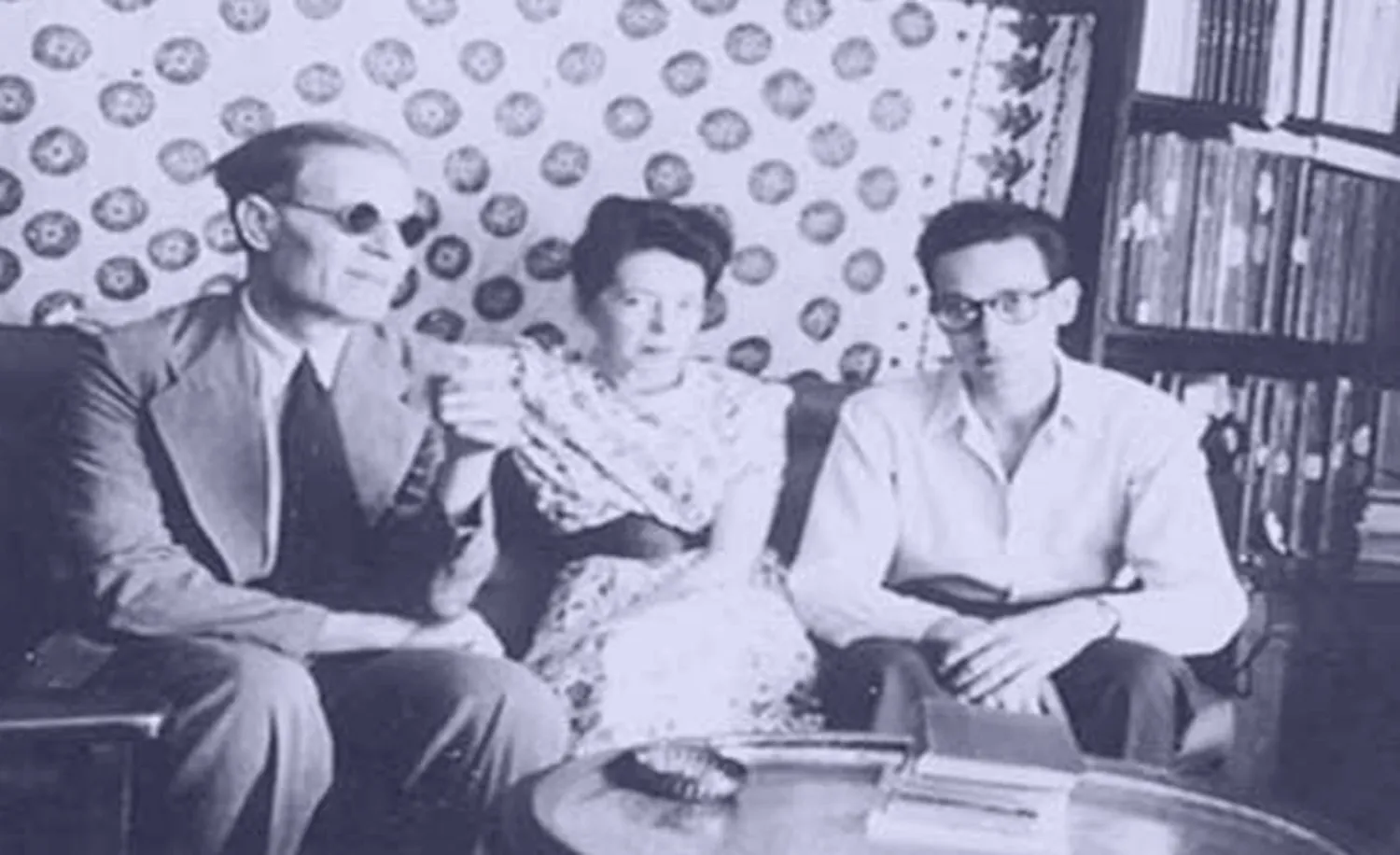 طه حسين وزوجته سوزان و ابنه مؤنس