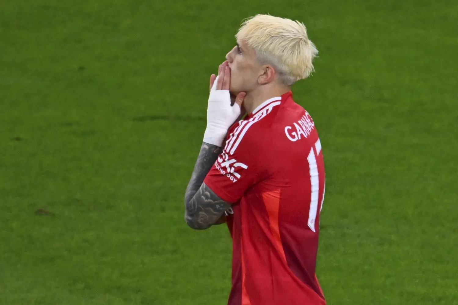 غارناتشو أثار التساؤلات بشأن مستقبله مع المان يونايتد (أ.ب)