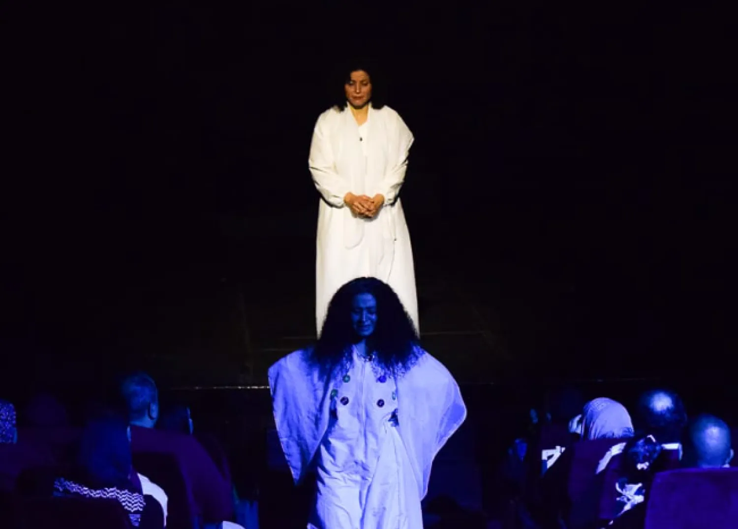 العرض المسرحي شهد تكوينات فنية مميزة (فرقة المسرح الحديث)