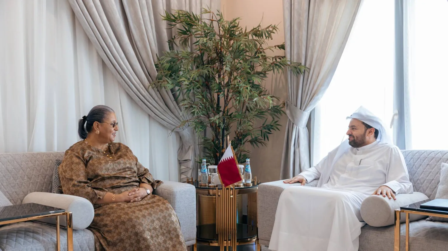 تيتيه مع وزير الدولة بالخارجية القطرية (البعثة الأممية)