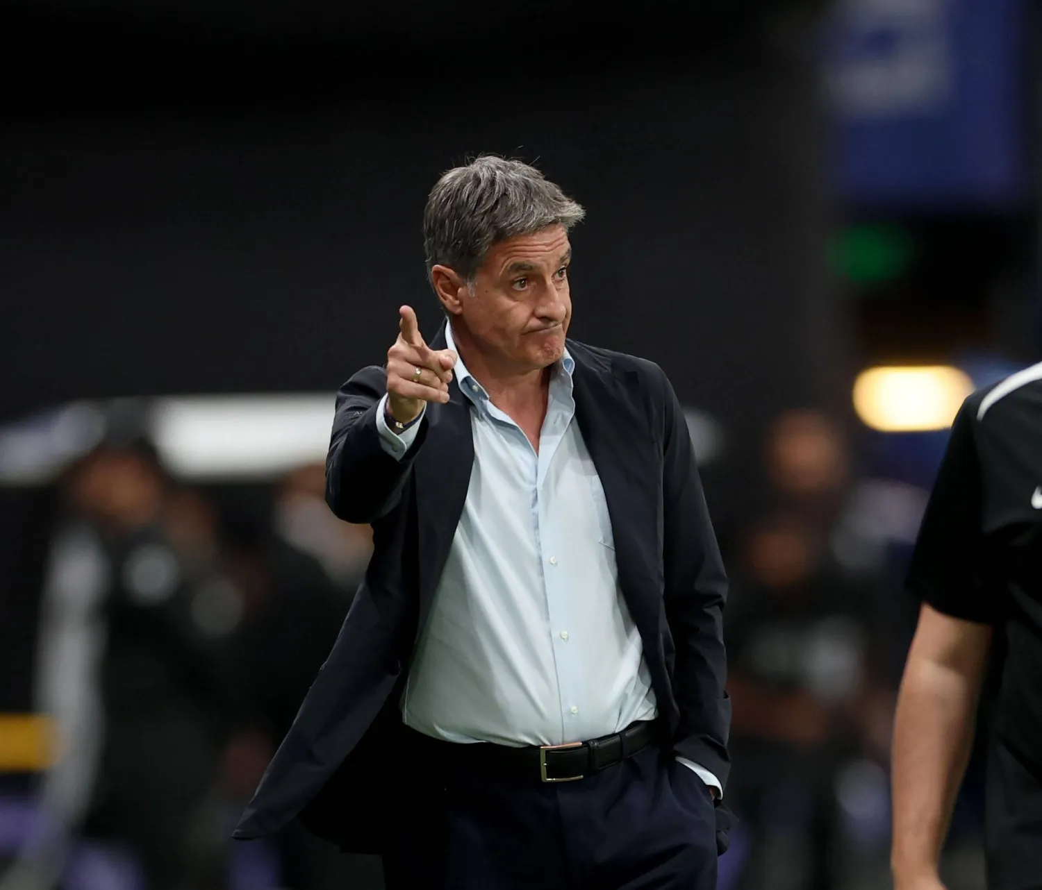 مدرب القادسية عبر عن خيبة أمله بتراجع فريقه للمركز الرابع (تصوير: مشعل القدير) 