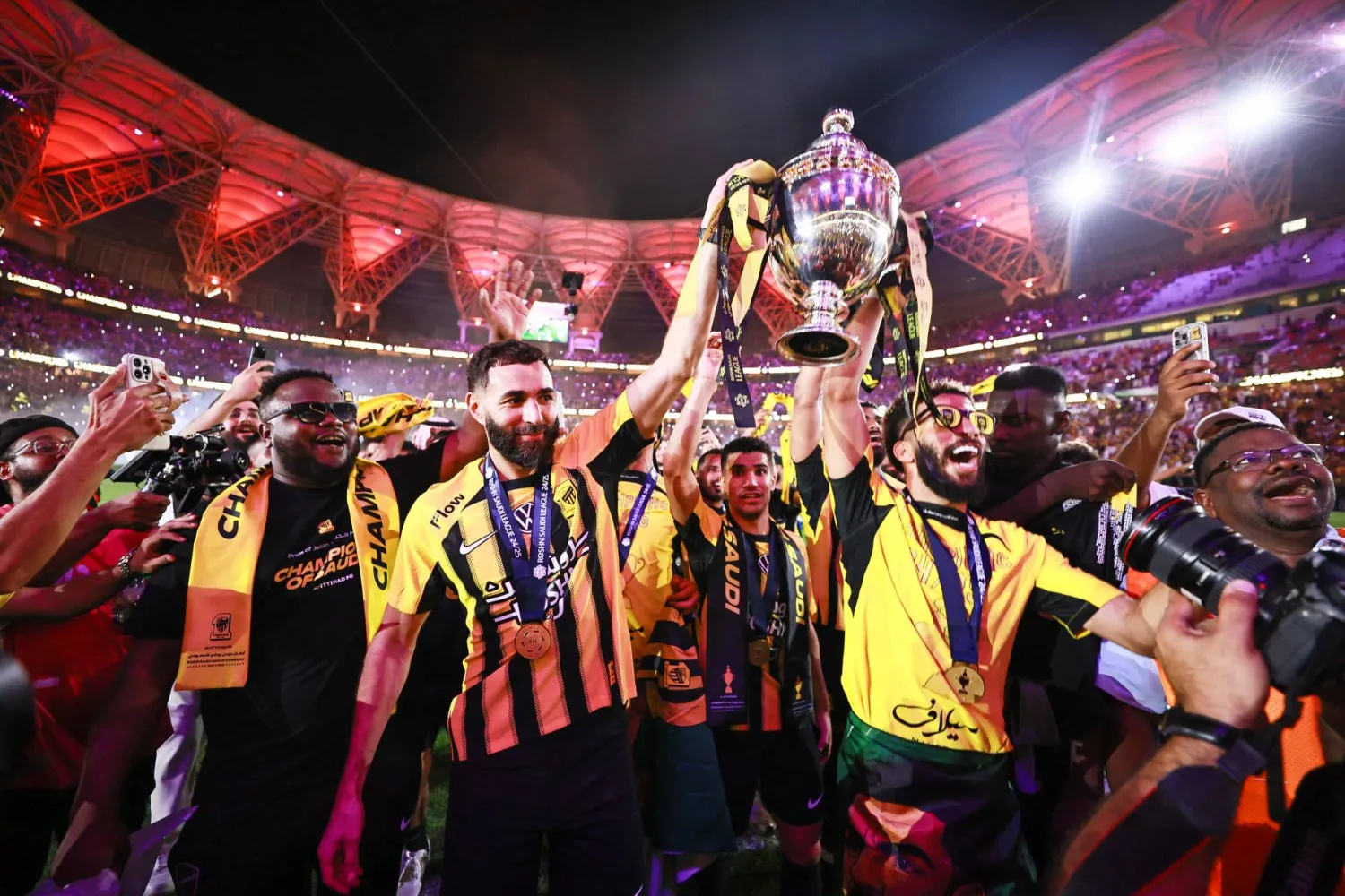 الاتحاد استعاد لقب الدوري السعودي للمحترفين الذي افتقده الموسم الماضي (تصوير: محمد المانع) 