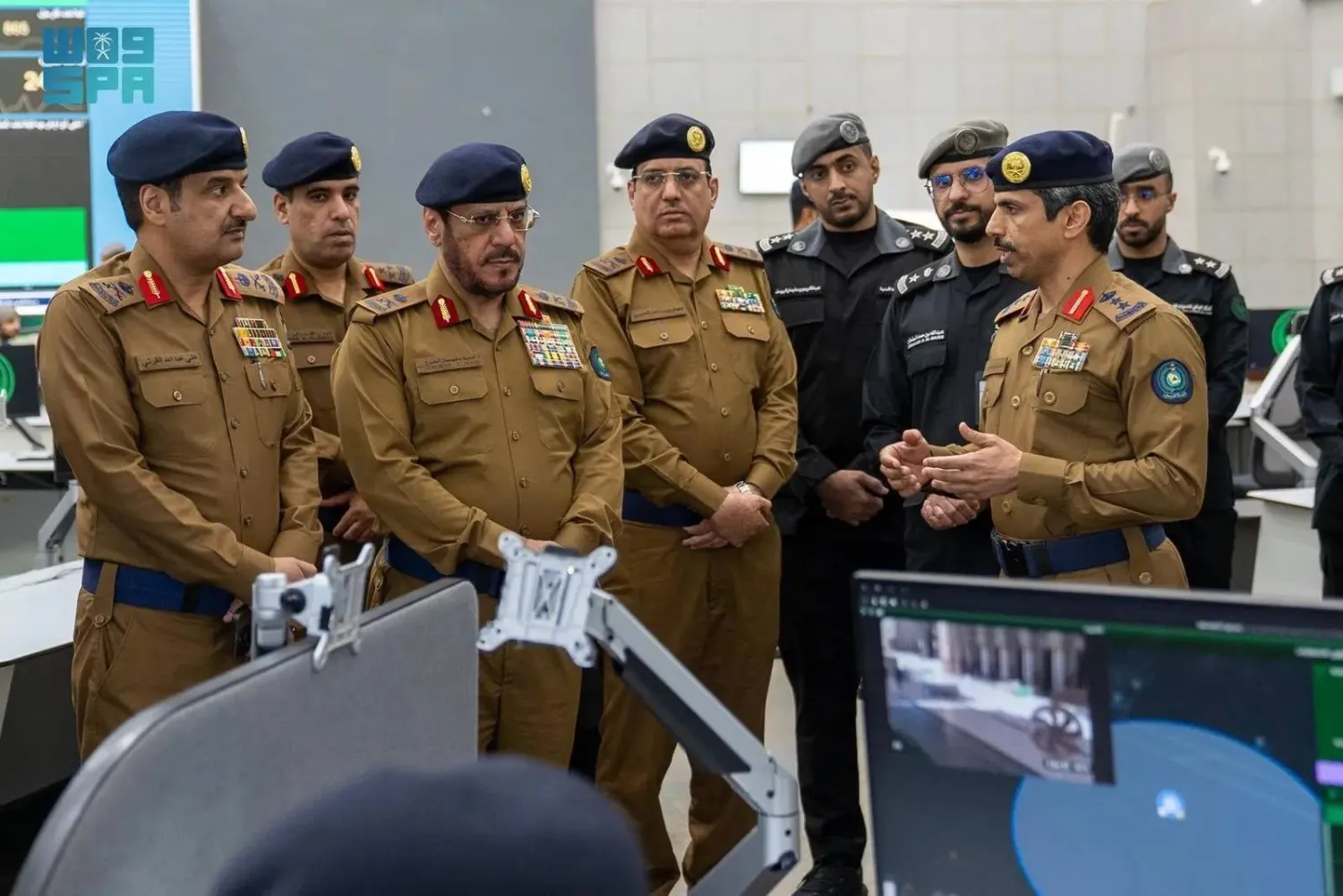 Director General of Saudi Arabia’s Civil Defense Major General Dr. Hammoud bin Suleiman Al-Faraj and other officials are seen during his inspection. (SPA)