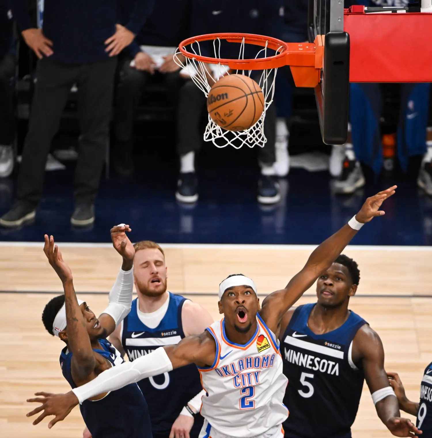 تألق كبير أظهره النجم شاي غلجيوس (إ.ب.أ) 