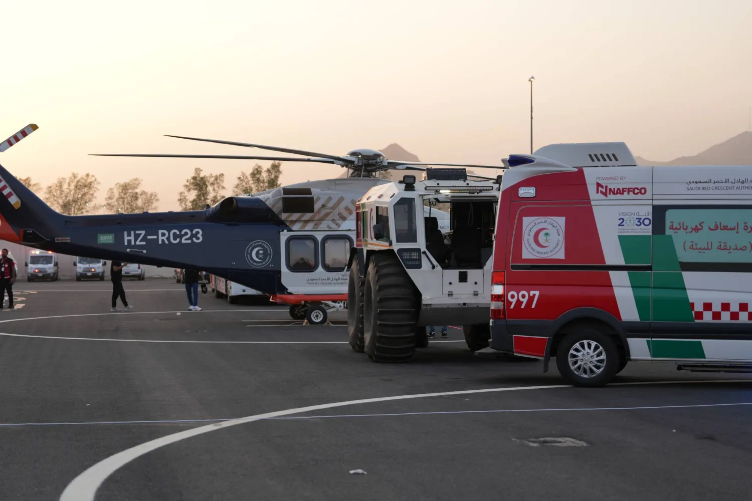 1122 آلية إسعافية مشاركة في موسم حج 1446 (الشرق الأوسط)