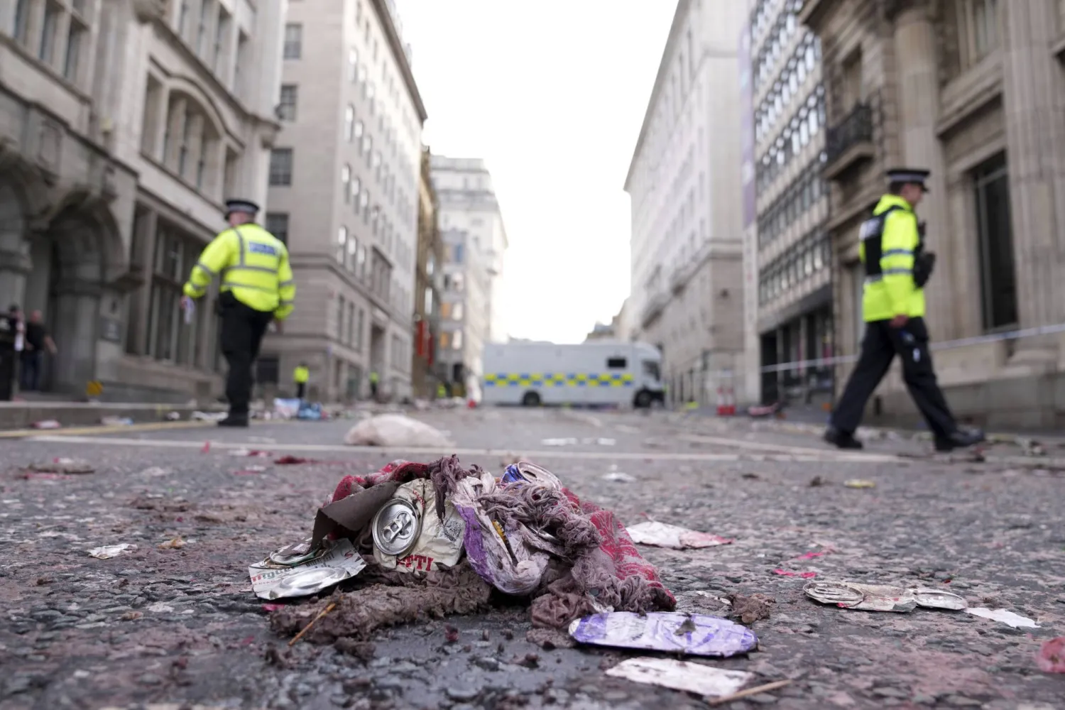 الشرطة تلقَّت اتصالاً بُعيد الساعة السادسة مساءً عقب اصطدام سيارة بعدد من المشاة (أ.ب)