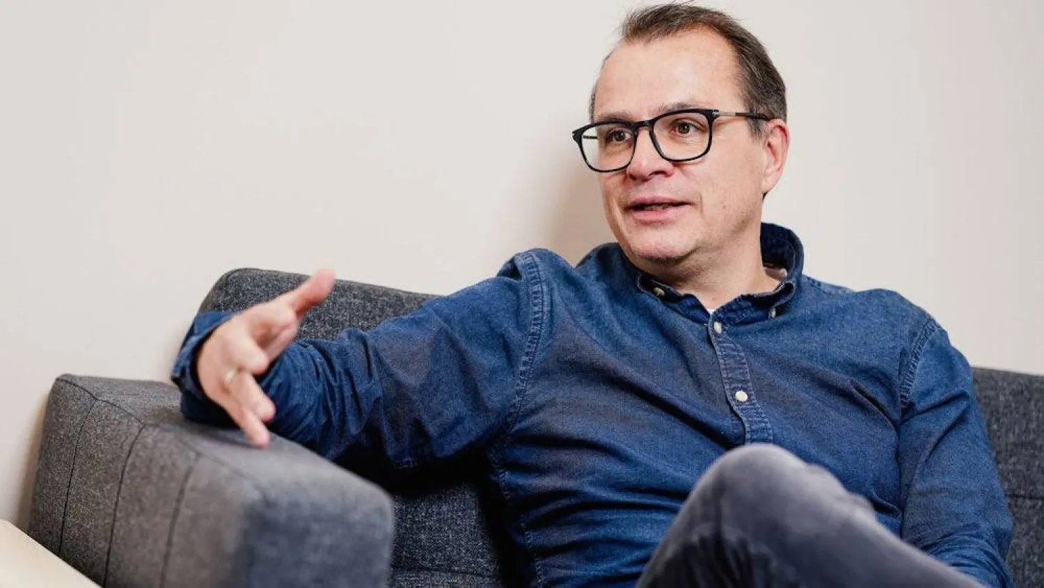 رالف تسفانزيغر رئيس قسم كرة القدم النسائية في هوفنهايم (د.ب.أ)