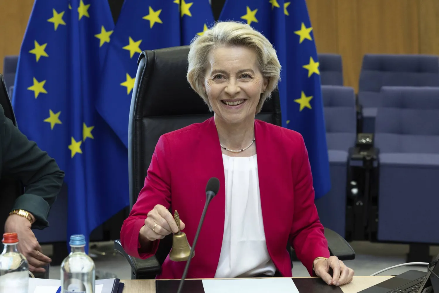 رئيسة المفوضية الأوروبية أورسولا فون دير لاين (أ.ب)
