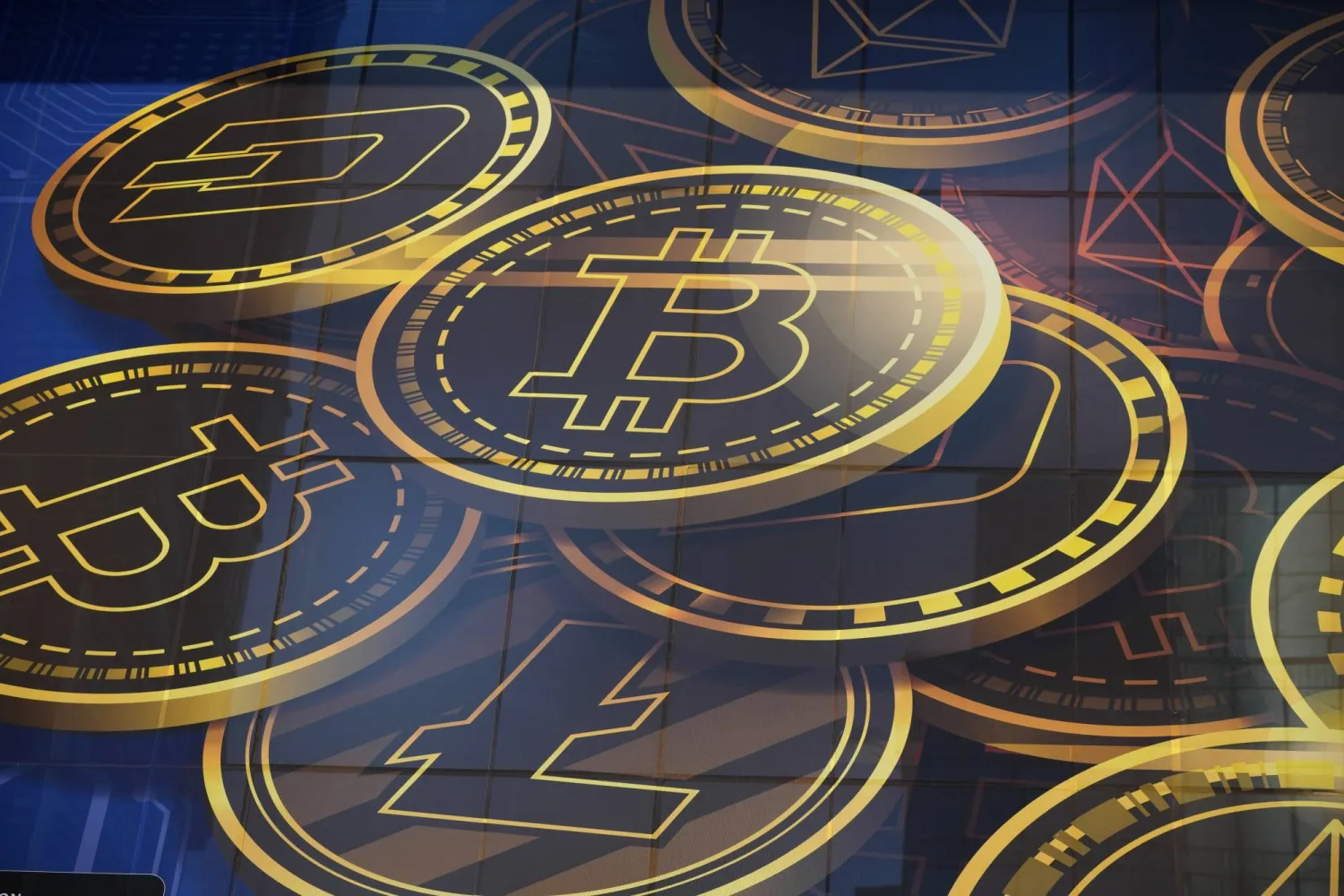 إعلان للعملة المشفرة «بتكوين» معروض على مبنى في هونغ كونغ (أ.ب)