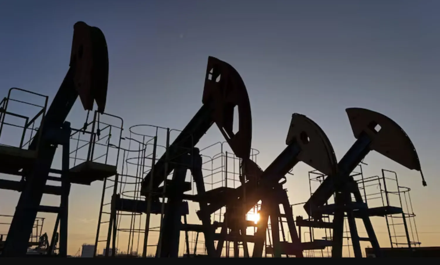 A view shows disused oil pump jacks at the Airankol oil field operated by Caspiy Neft in the Atyrau Region, Kazakhstan April 2, 2025. REUTERS/Pavel Mikheyev/File Photo 