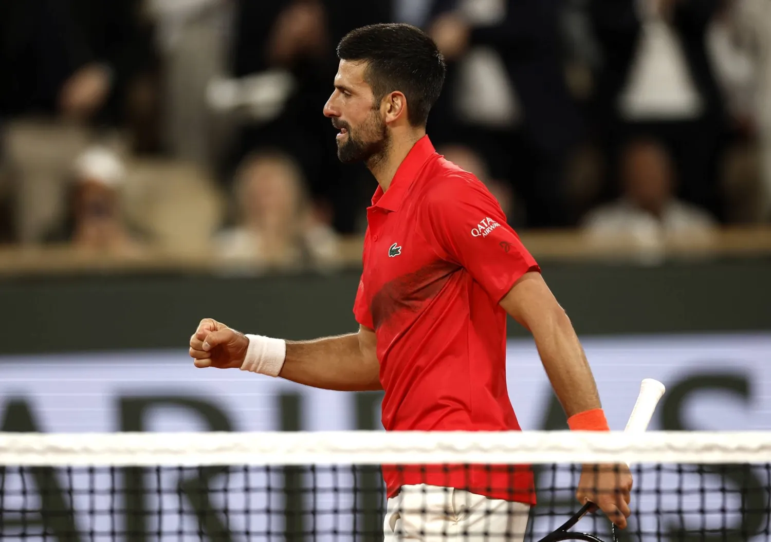 نوفاك ديوكوفيتش يتألق في باريس (إ.ب.أ)