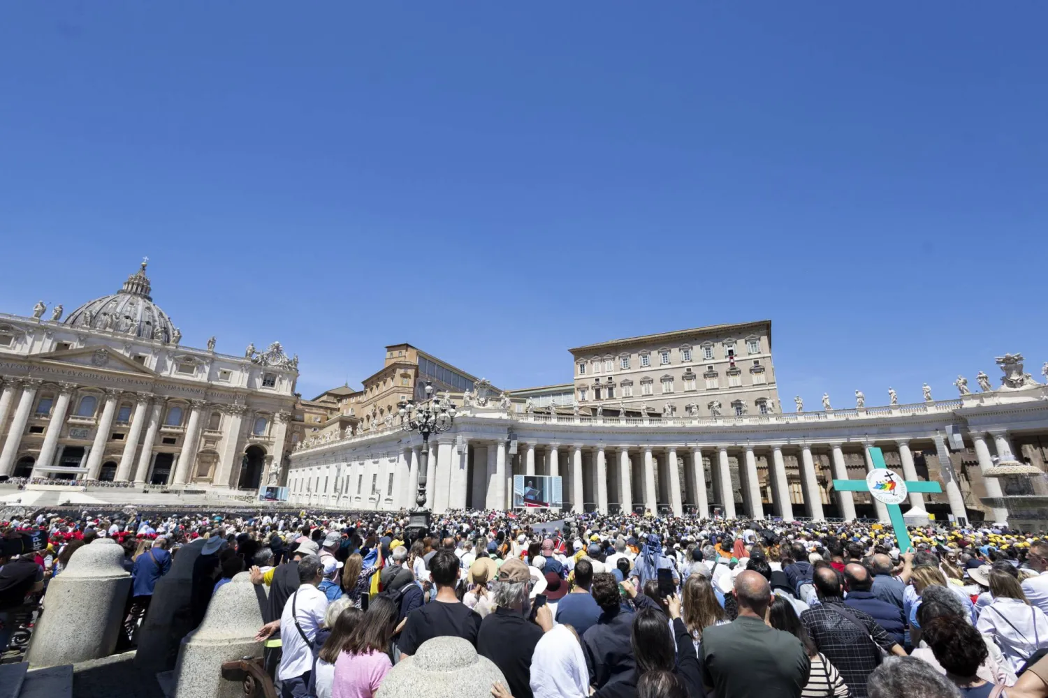صورة من ساحة القديس بطرس بالفاتيكان في 25 مايو 2025 (إ.ب.أ)
