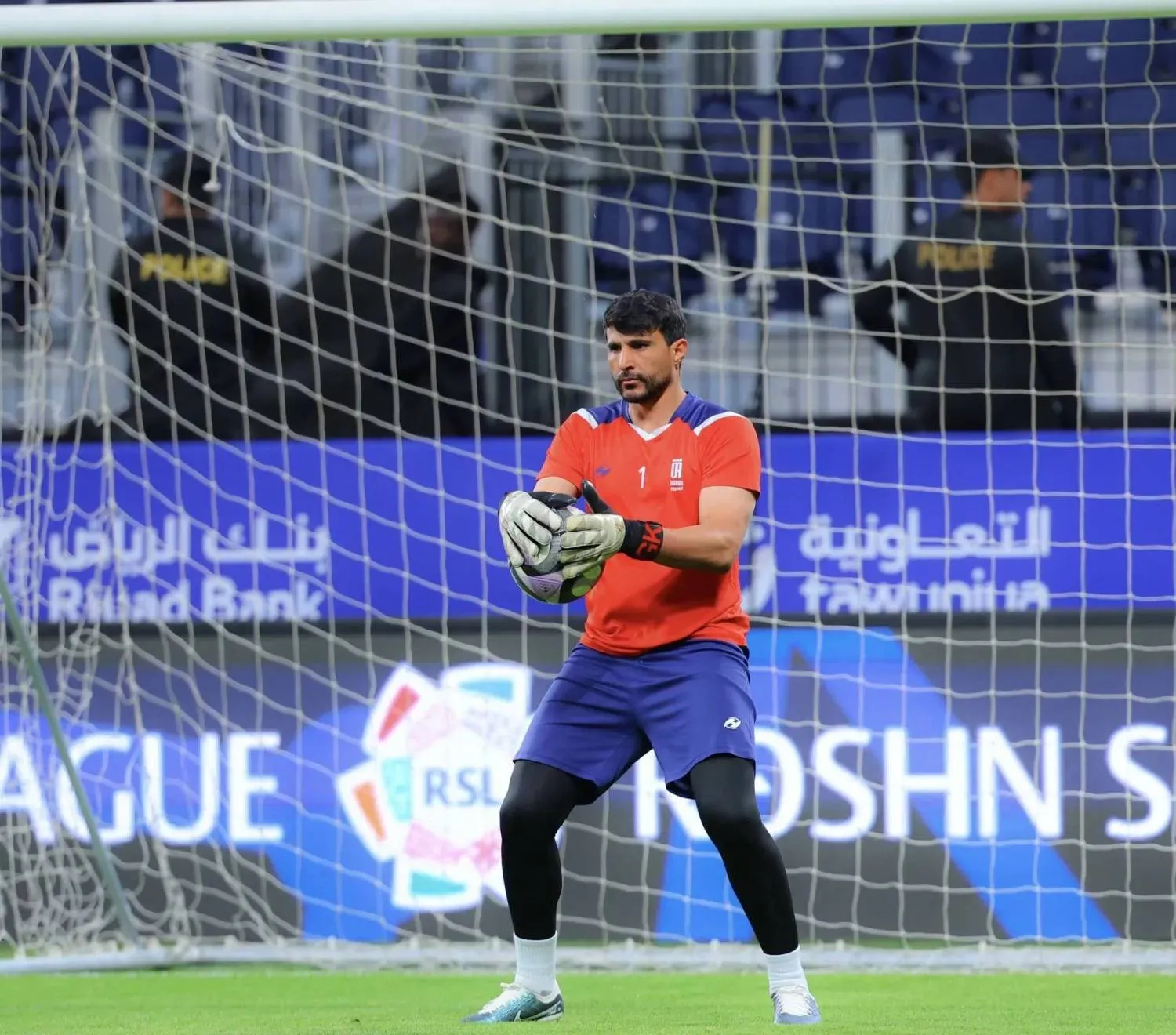 بعد قضية رافع الرويلي... كم لاعباً «غير متفرغ» في الدوري السعودي؟