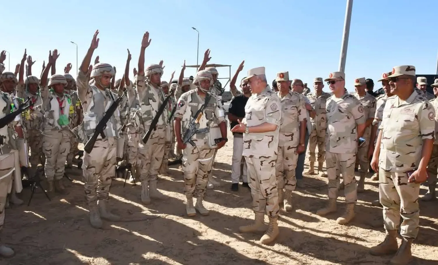 رئيس أركان الجيش المصري في جولة تفقدية (أرشيفية - المتحدث العسكري)