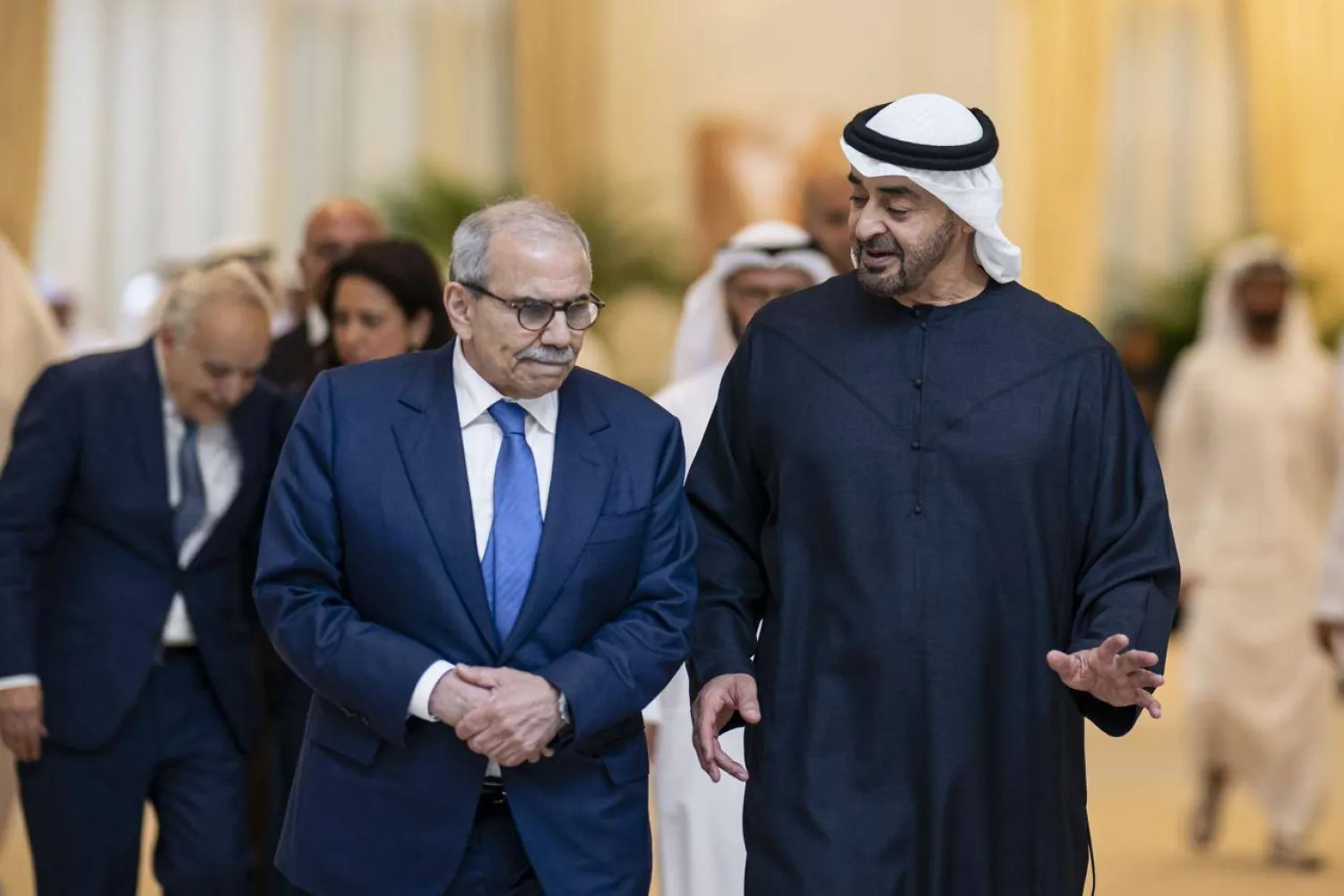 رئيس دولة الإمارات الشيخ محمد بن زايد آل نهيان يستقبل رئيس الحكومة اللبنانية نواف سلام في أبوظبي (رئاسة الحكومة)