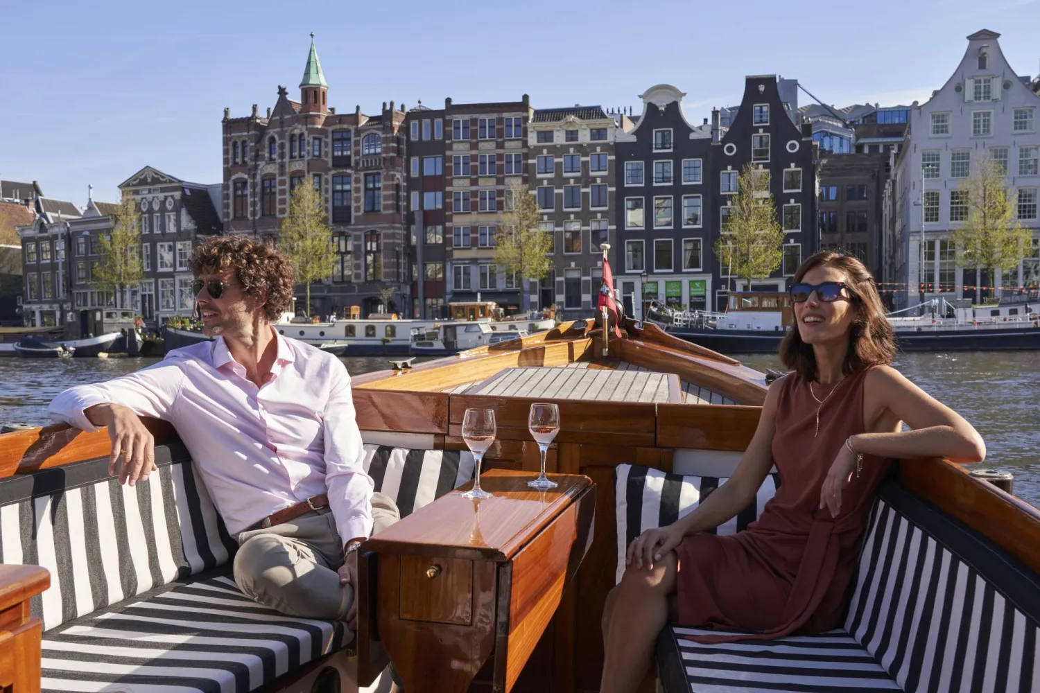 رحلات خاصة في قنوات أمستردام (الشرق الأوسط)