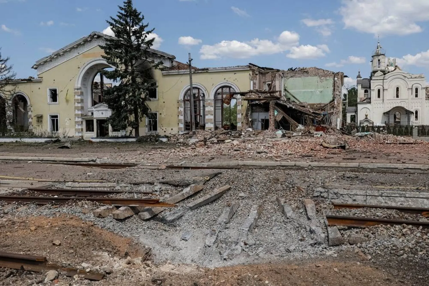  A view shows a railway station damaged by Russian military strikes, amid Russia's attack on Ukraine, in the frontline town of Kostyantynivka, Donetsk region, Ukraine May 23, 2025. (Reuters)