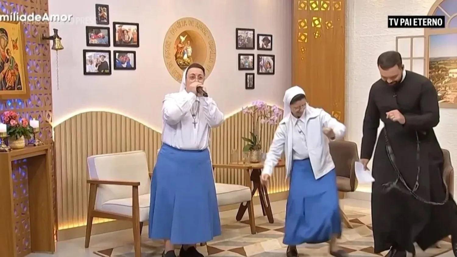 صورة مثبتة من مقطع فيديو للراهبتين تؤديان عرضهما (إكس)