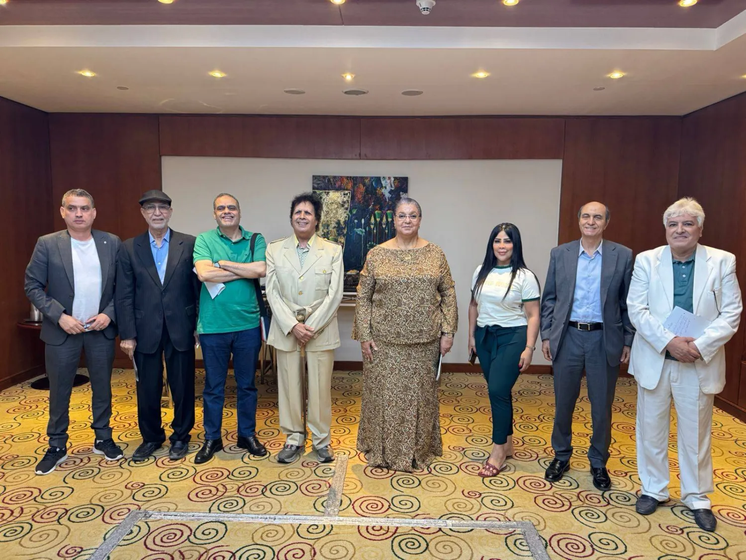 تيتيه خلال لقائها نشطاء سياسيين ليبيين في القاهرة (البعثة الأممية)