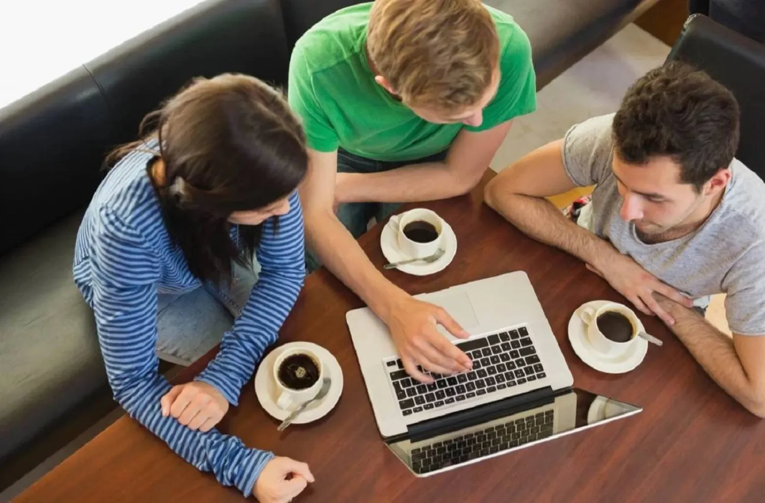 القهوة قد تعوق تعافي الدماغ واستراحته ليلاً خصوصاً لدى الشباب (جامعة فيتا سالوتي سان رافايلي الإيطالية)