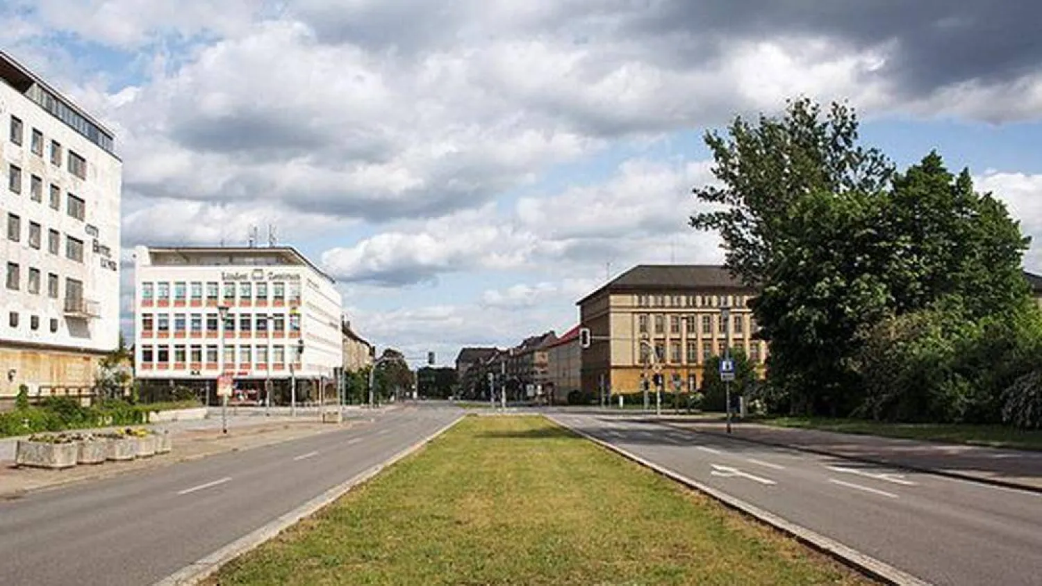 مدينة آيزنهوتنشتات في شرق ألمانيا (وسائل إعلام محلية)