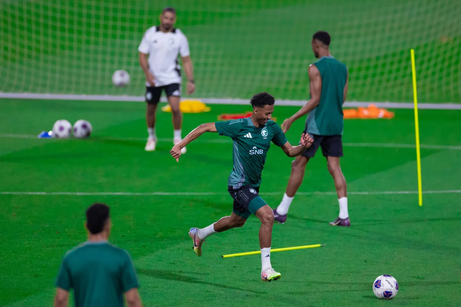 الأخضر يواصل تحضيراته لمواجهة البحرين (المنتخب السعودي) 