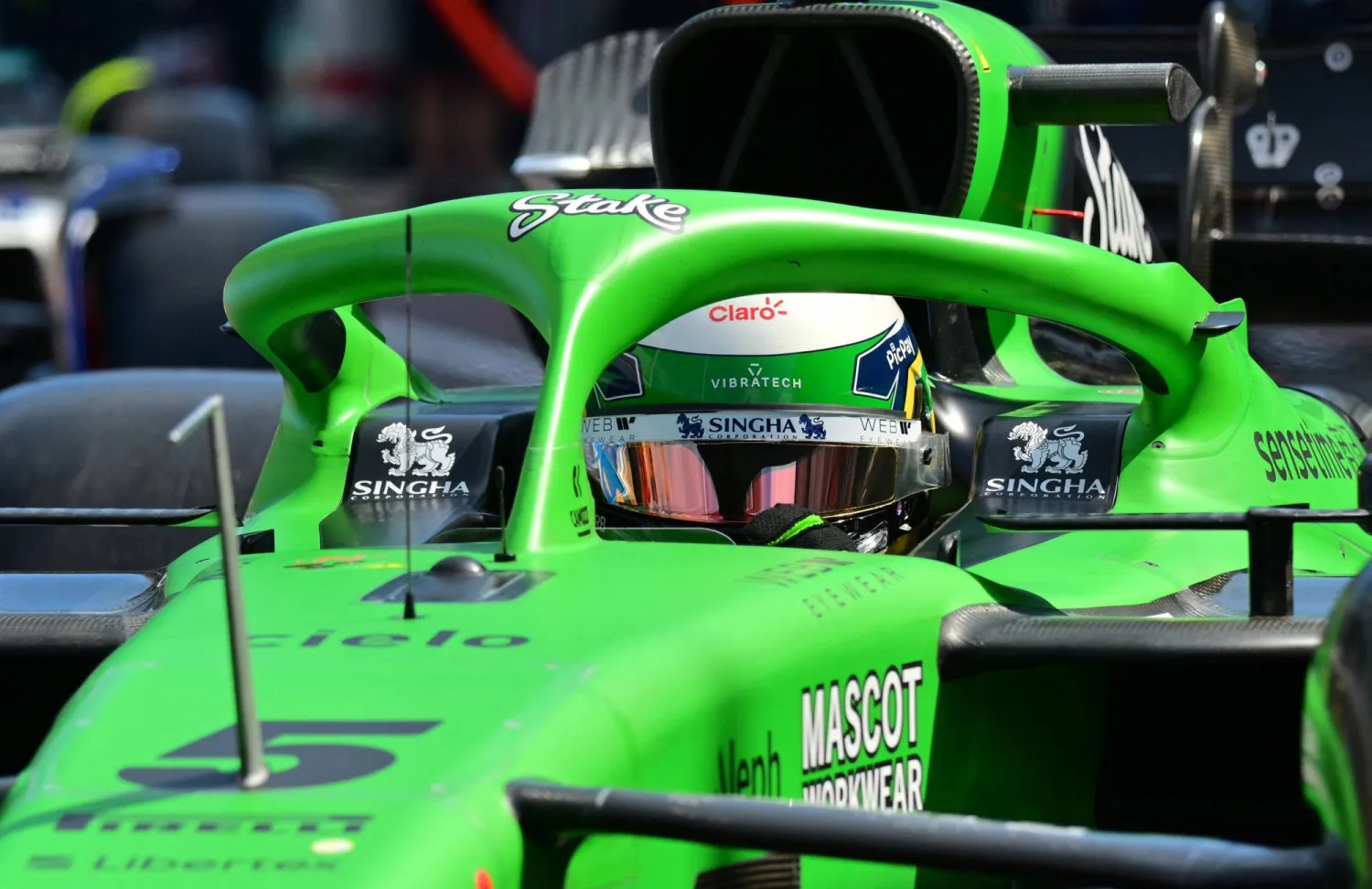 غابرييل بورتوليتو سائق ساوبر (رويترز)