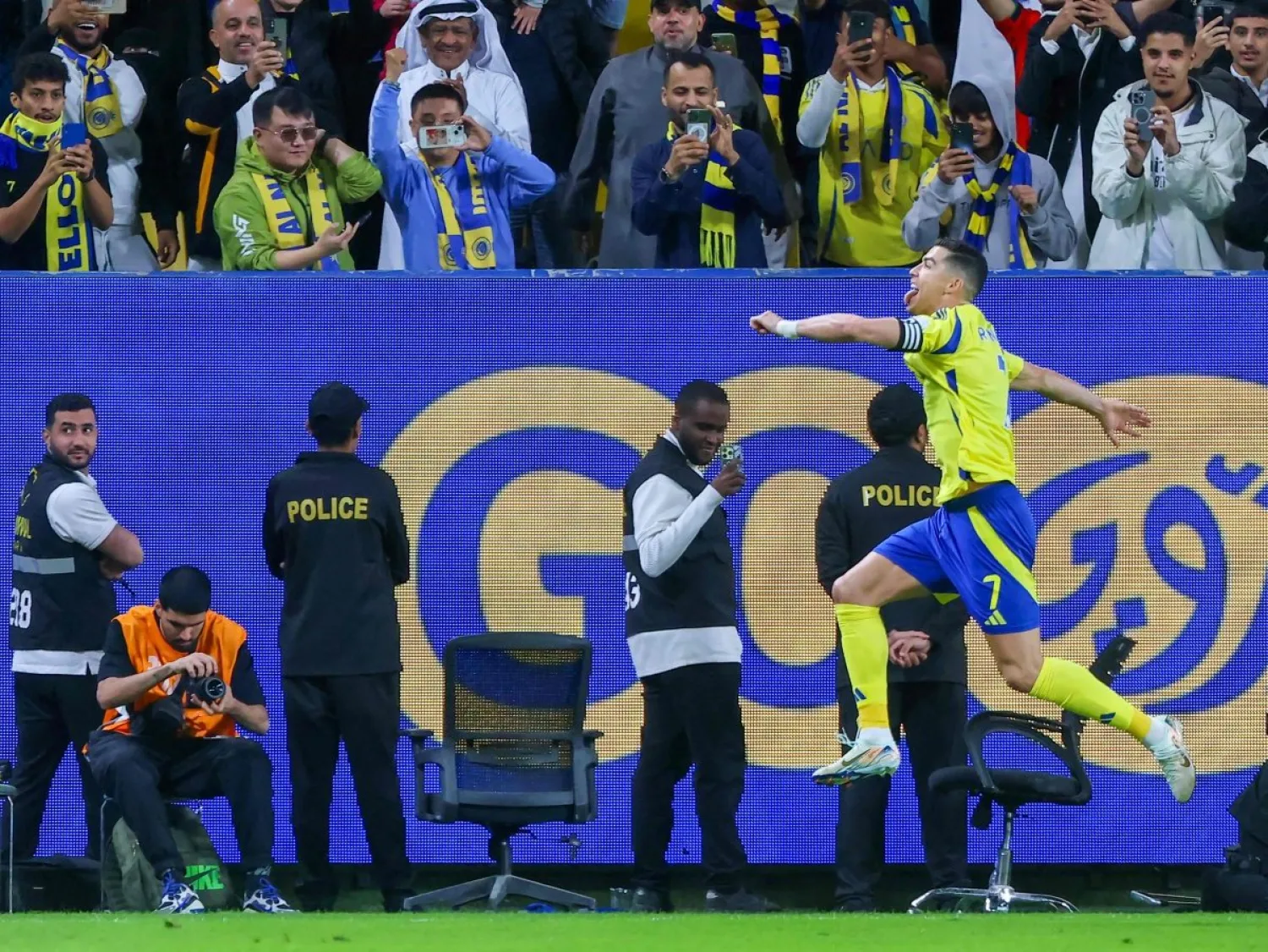 هل ينتقل رونالدو الى نادي الهلال ؟ (أ.ف.ب)