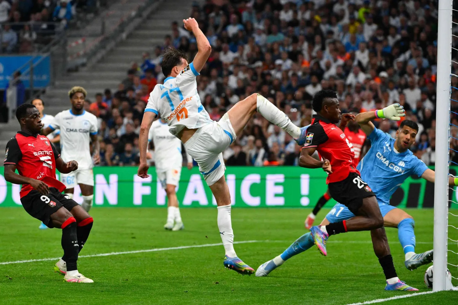 كان الفريقان تعادلا 1-1 الأسبوع الماضي (أ.ف.ب)