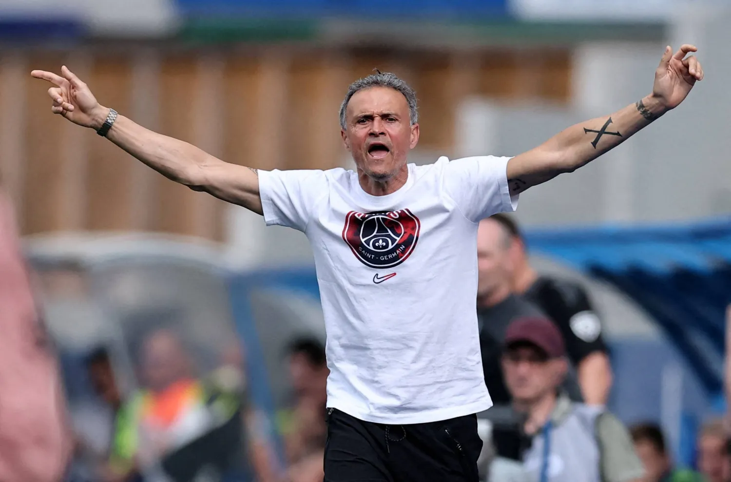 المدرب الإسباني لويس إنريكي (رويترز)