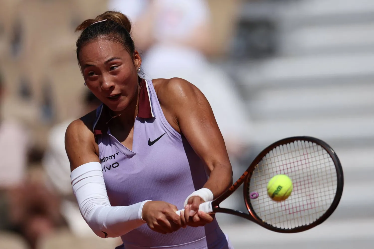 تشينغ غينوين تتألق في باريس (أ.ف.ب)